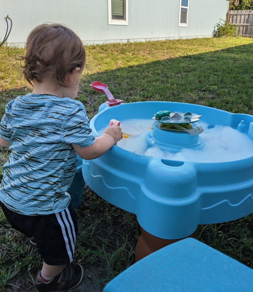 Water table with bubbles